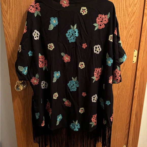 Floral Kimono 2/3 - Picture 2 of 4